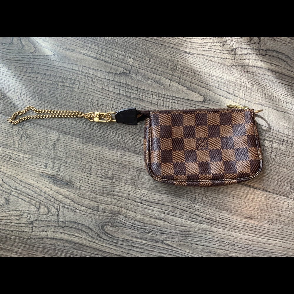 🛑🛑SOLD !!!!!!🛑Louis Vuitton Mini Pochette DE🛑